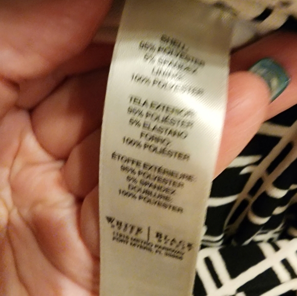 WHBM V Neck Black/White Faux Wrap Stretch Dress w Geometric Pattern - SZ 6 - Picture 5 of 6